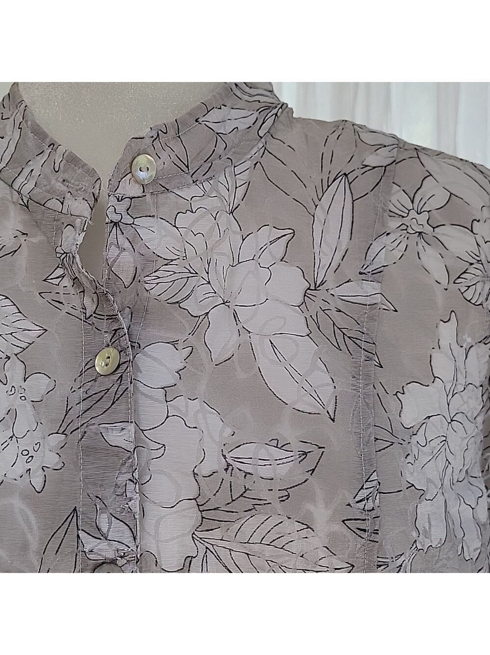 Alfred Dunner Buttondown Long Sleeve Semi Sheer Floral Blouse Size 10 EUC